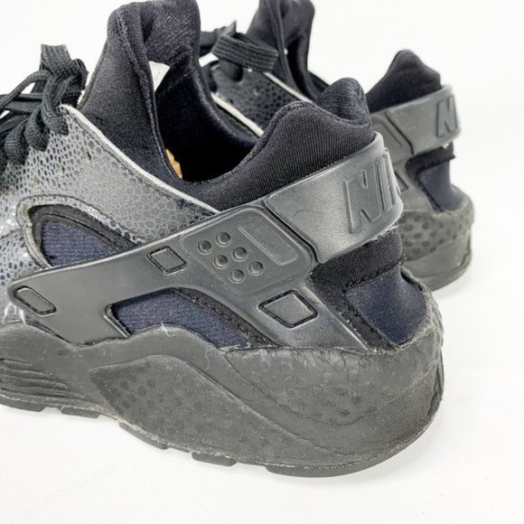 NIKE Men's Air Huarache Black/Black Sneakers - Picture 12 of 13